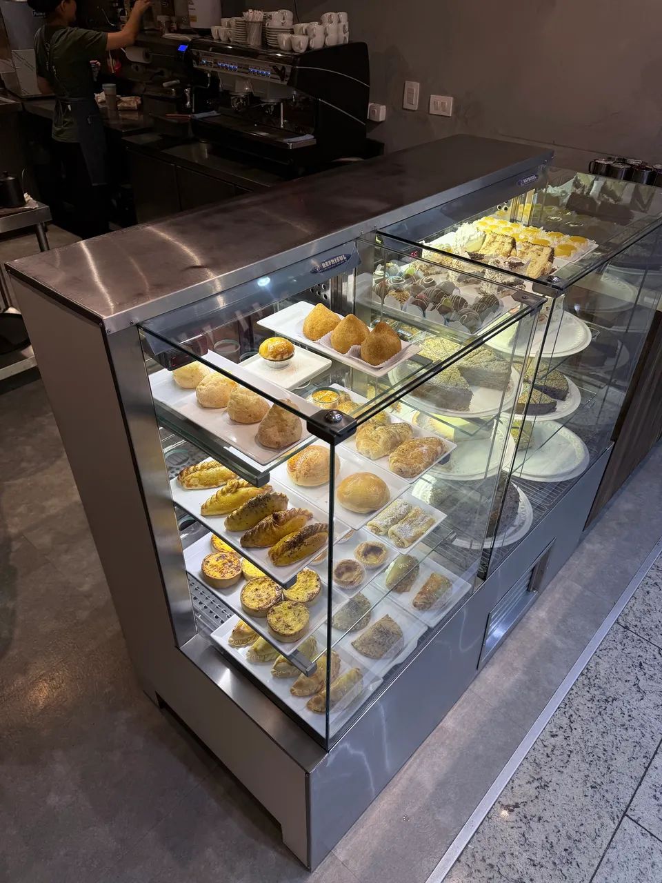 Vitrine refrigerada e estufa quente ( 2 em 1)  - Foto 5