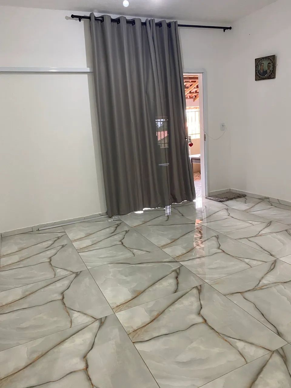 Vende-se uma casa