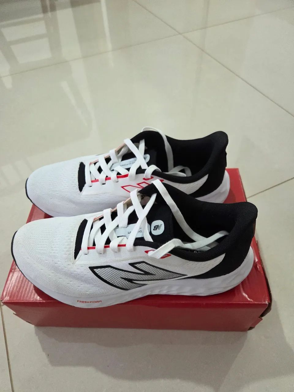 Tênis New Balance 42