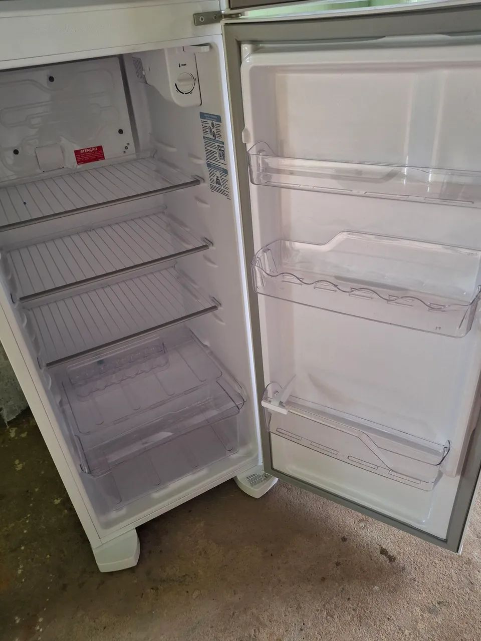 GELADEIRA ELECTROLUX NOVA COM NOTA FISCAL  - Foto 3