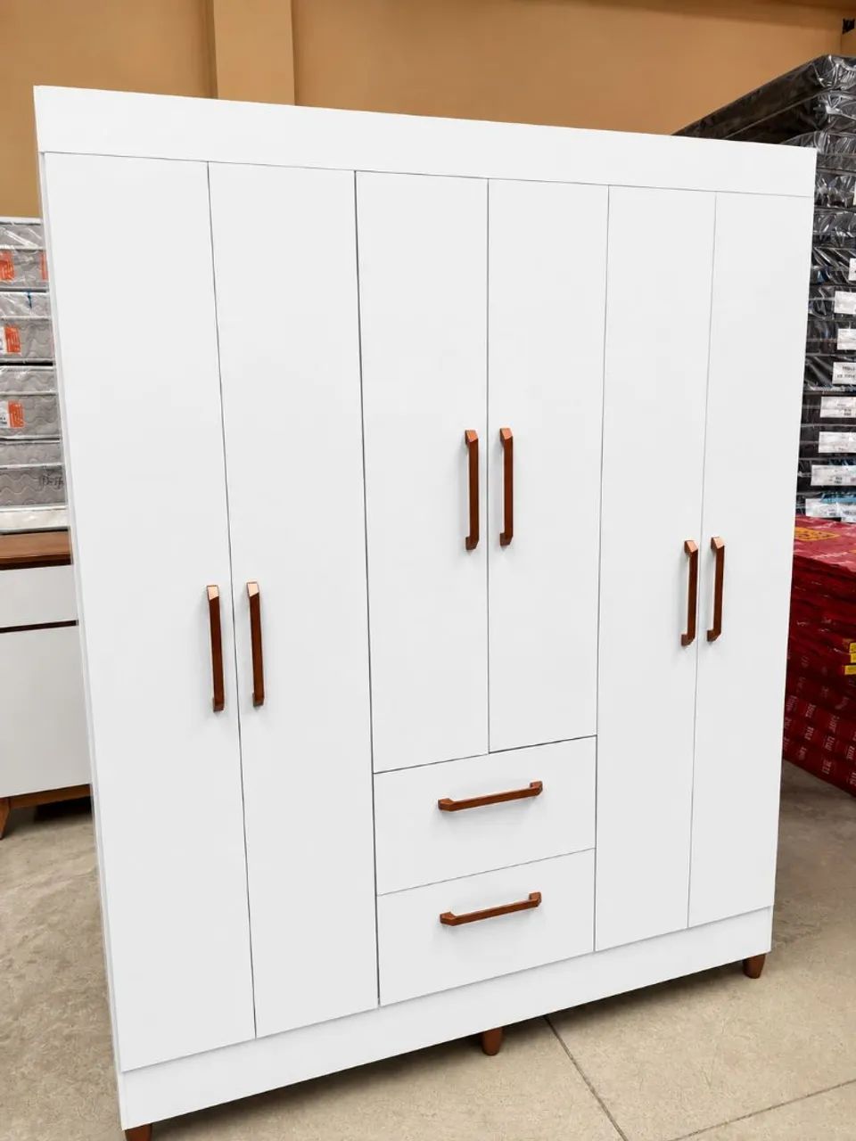 Guarda roupa casal 6 portas 