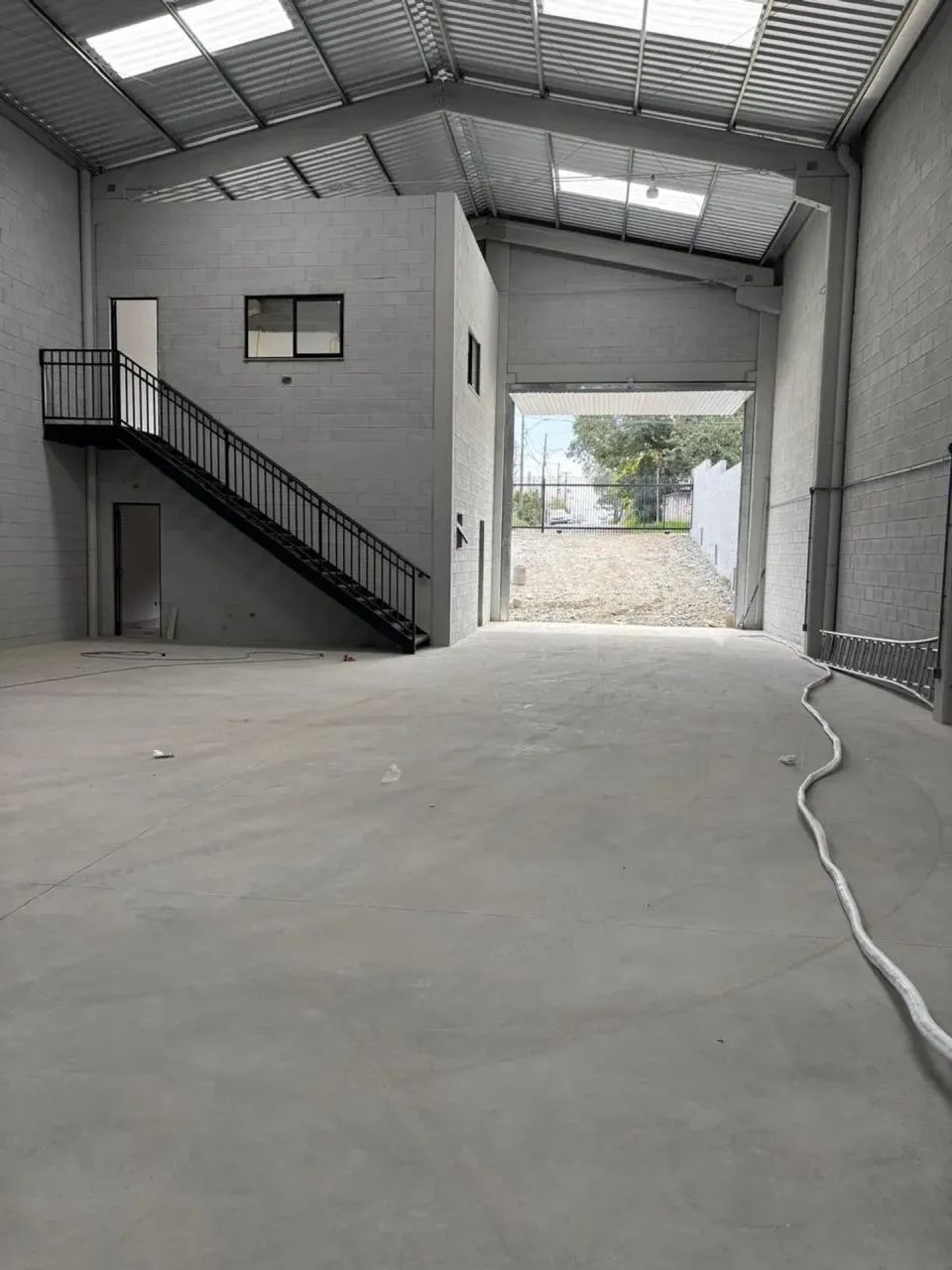 Barracões para locação - 770m2 - Foto 3