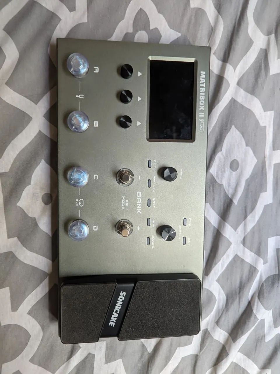 Matribox pro 2 com fonte original é cabos p10