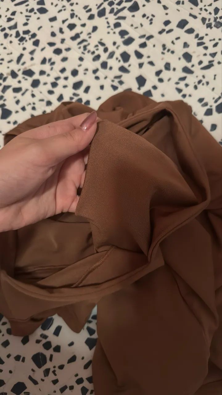 Blusa poliamida marrom - Foto 3