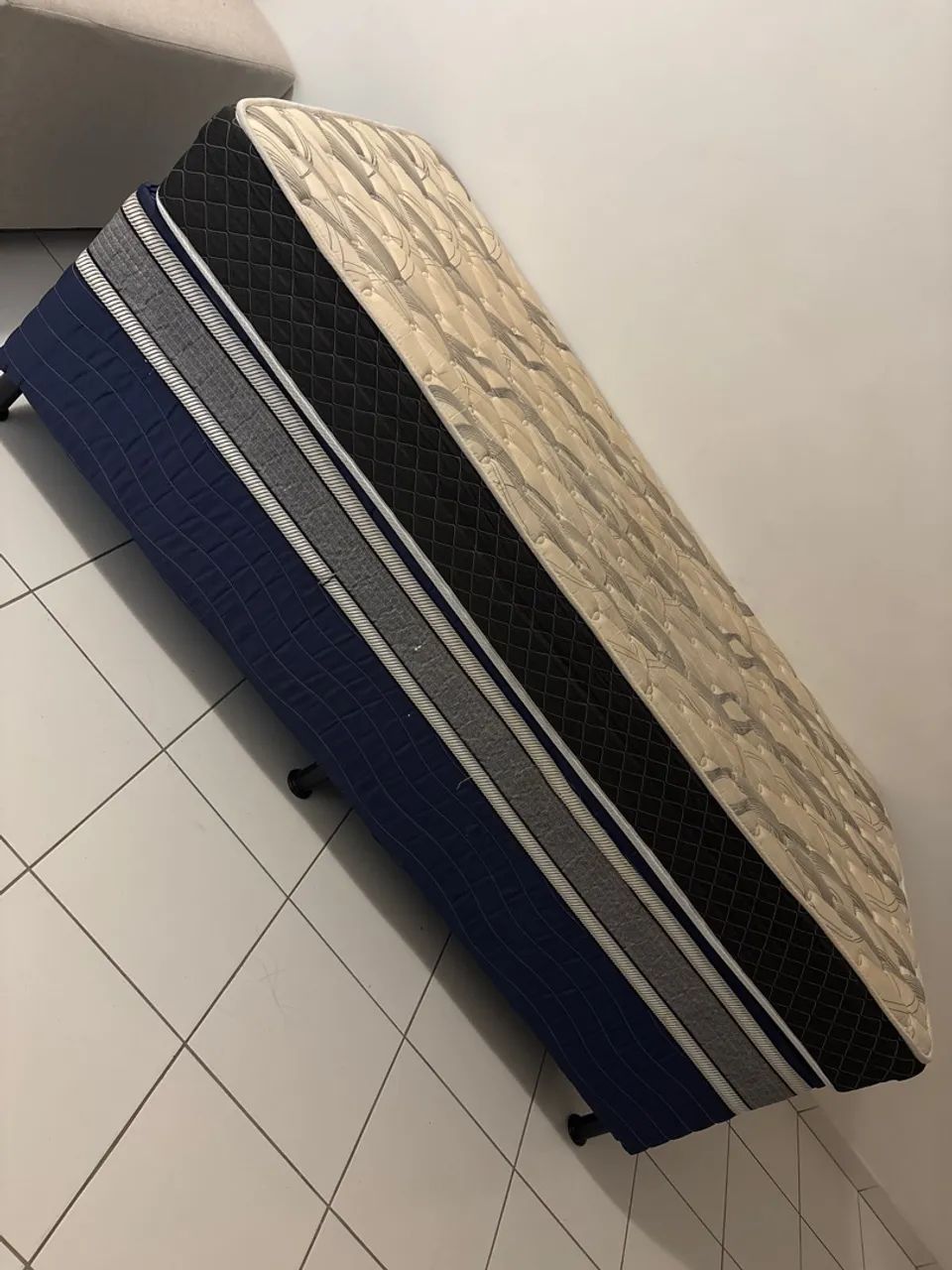 Cama de solteiro 