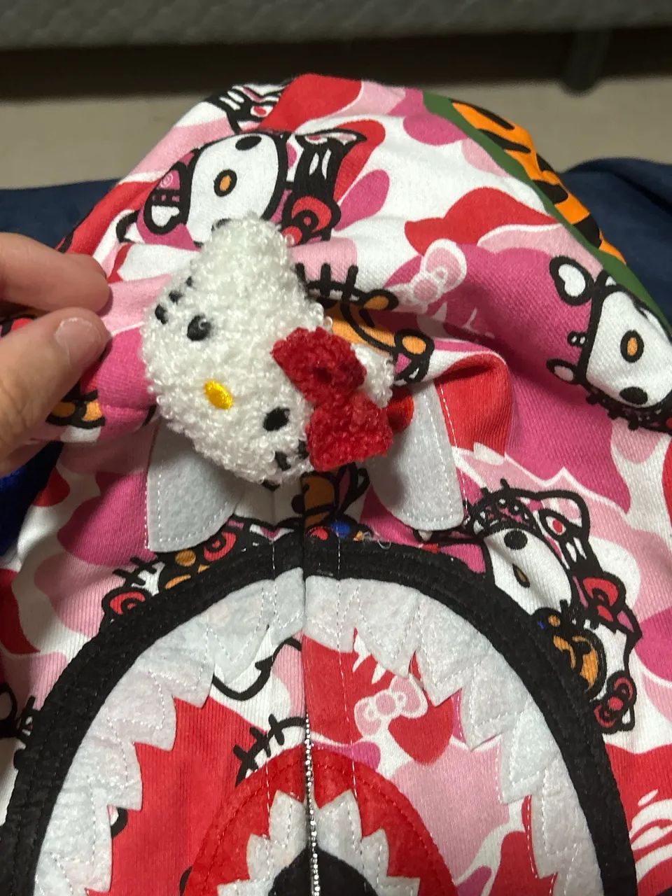 Blusa Bape Shark x Hello Kitty - Foto 3