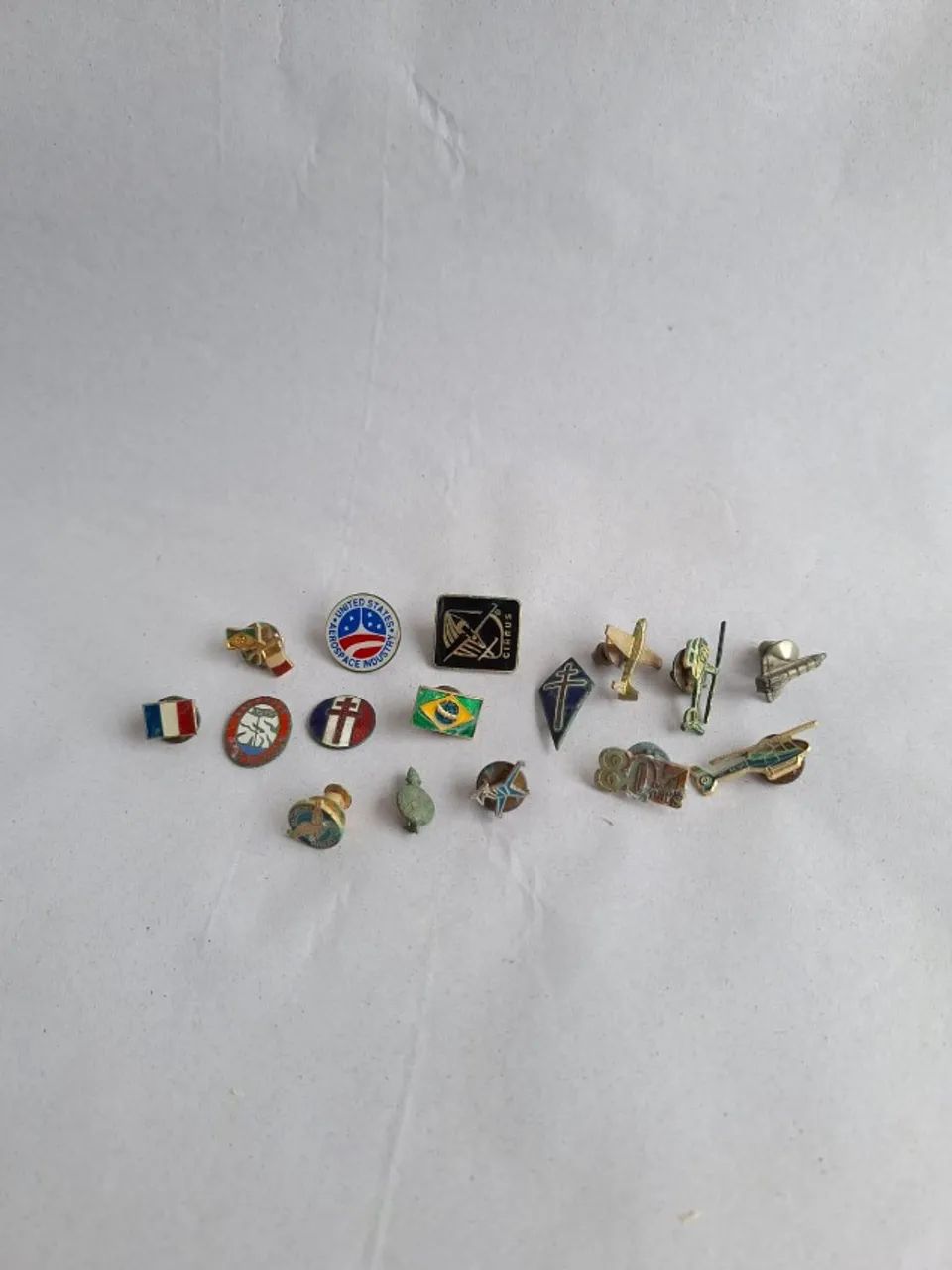 Coleção de Pins antigos (valor do lote) 
