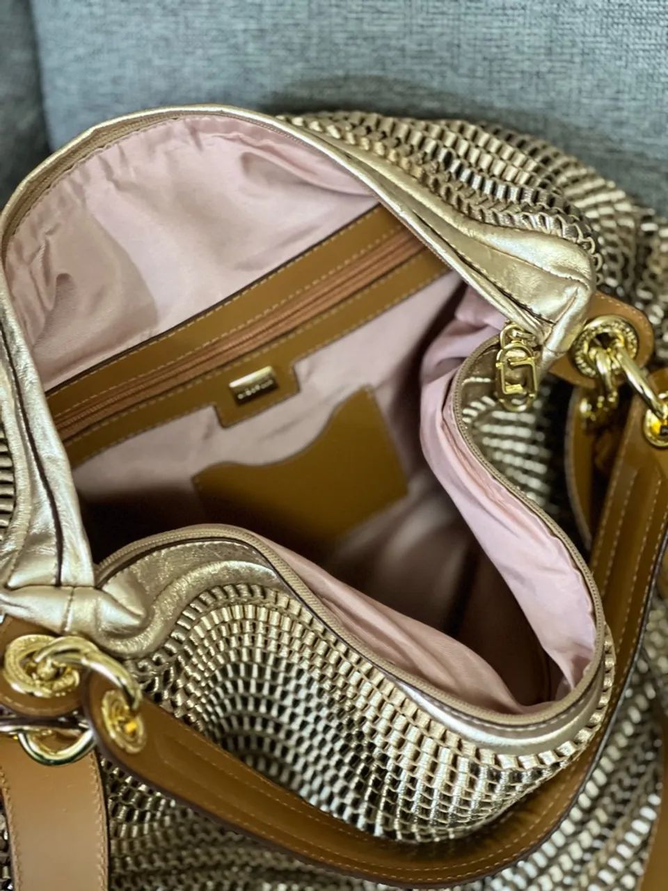 Bolsa Luz da Lua Dourada Metalizada Grande - Nova - Foto 5