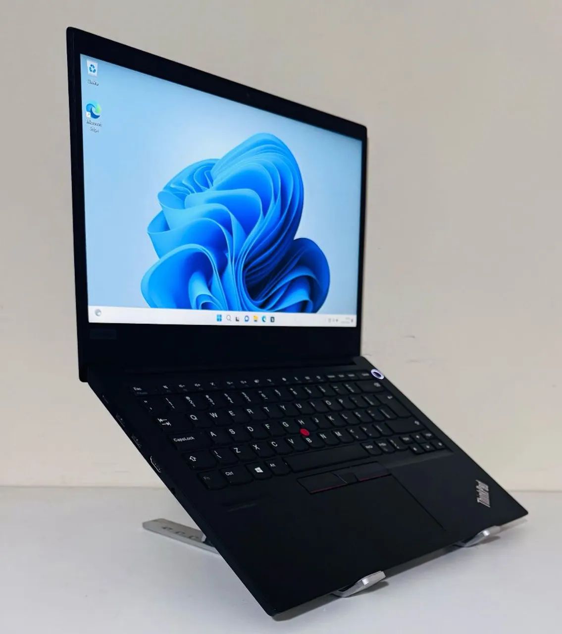 ThinkPad L590 Corei5 8GB SSD256GB win11⑬ Notebook Thinkpad Core i5-10° Gen 8GB RAM SSD 256GB parcelo 12x