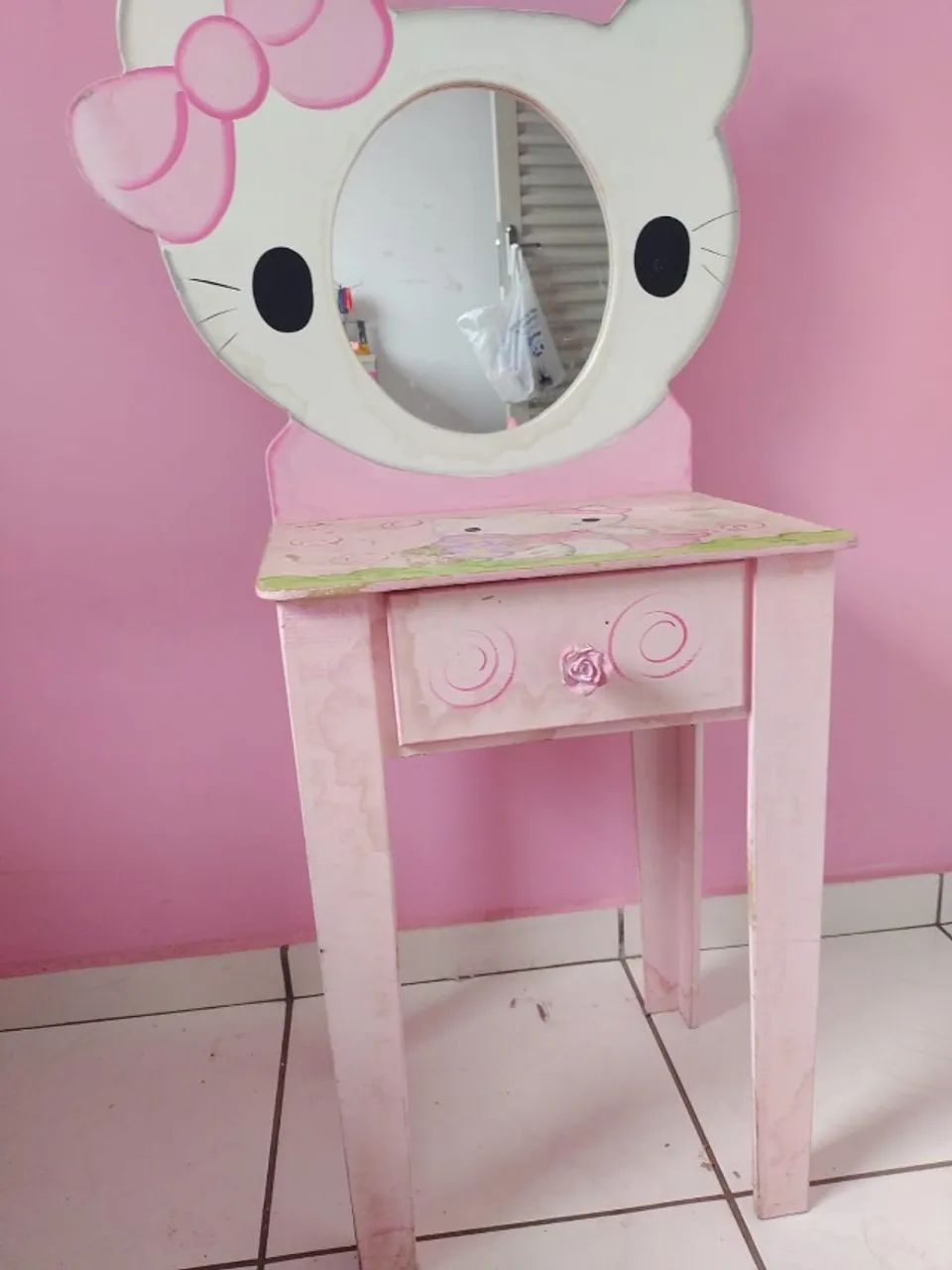 Penteadeira infantil Hello Kitty com espelho - Foto 3