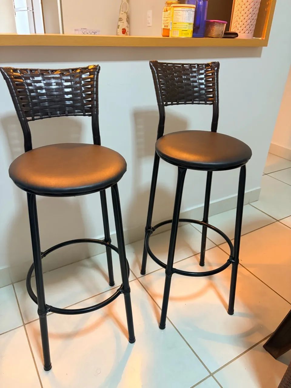 Kit com 2 banquetas - Foto 4