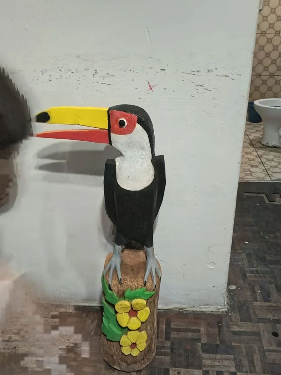 Tucano de maeira excelente pra decoração  - Foto 2