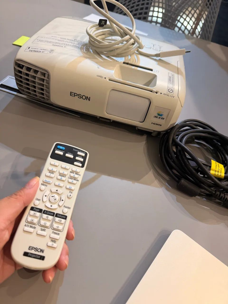 Projetor EPSON HDMI Power lite S27 - Foto 2