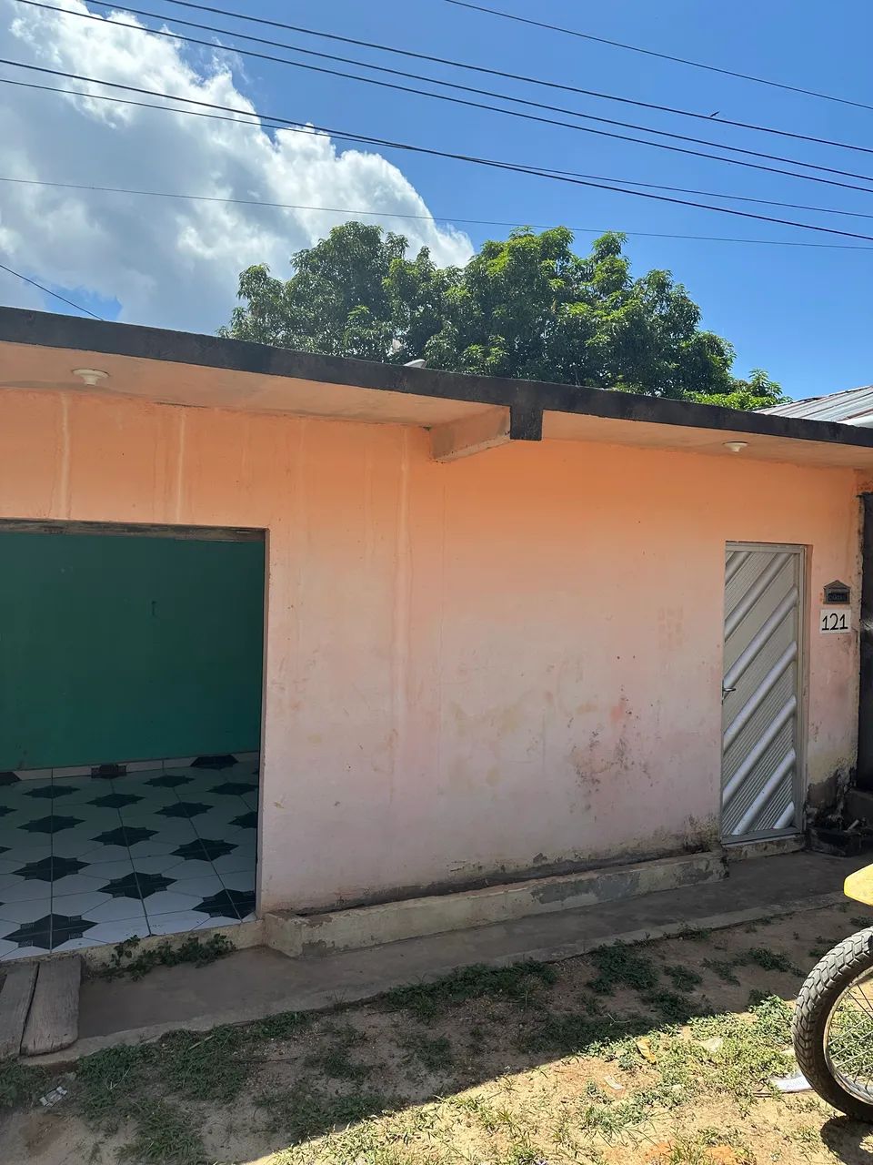 Casa com ótima localização  com ponto comercial 