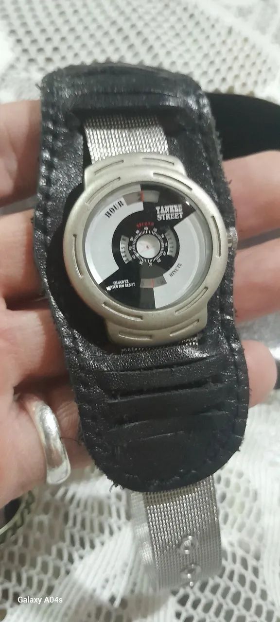Vendo relógio yankee street feminino caixa 34mm - Foto 3