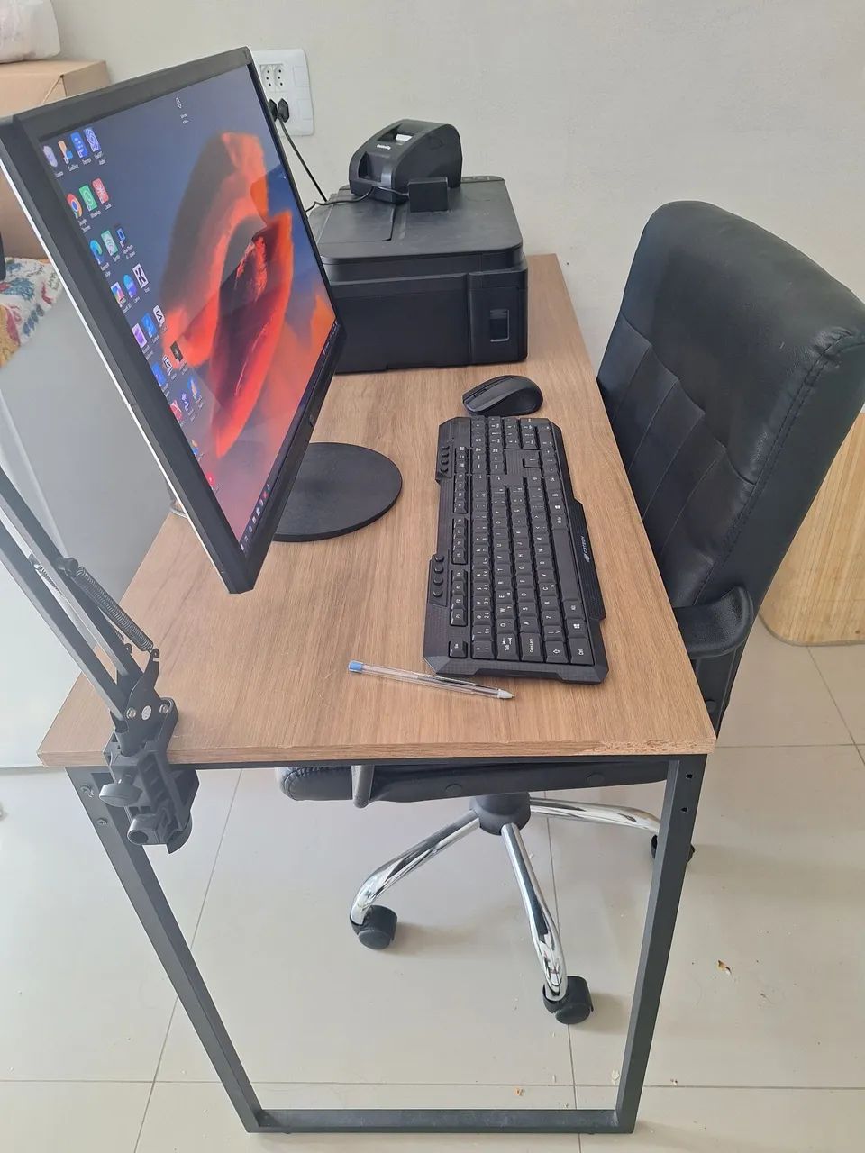 Mesa de escritório e cadeira  - Foto 4