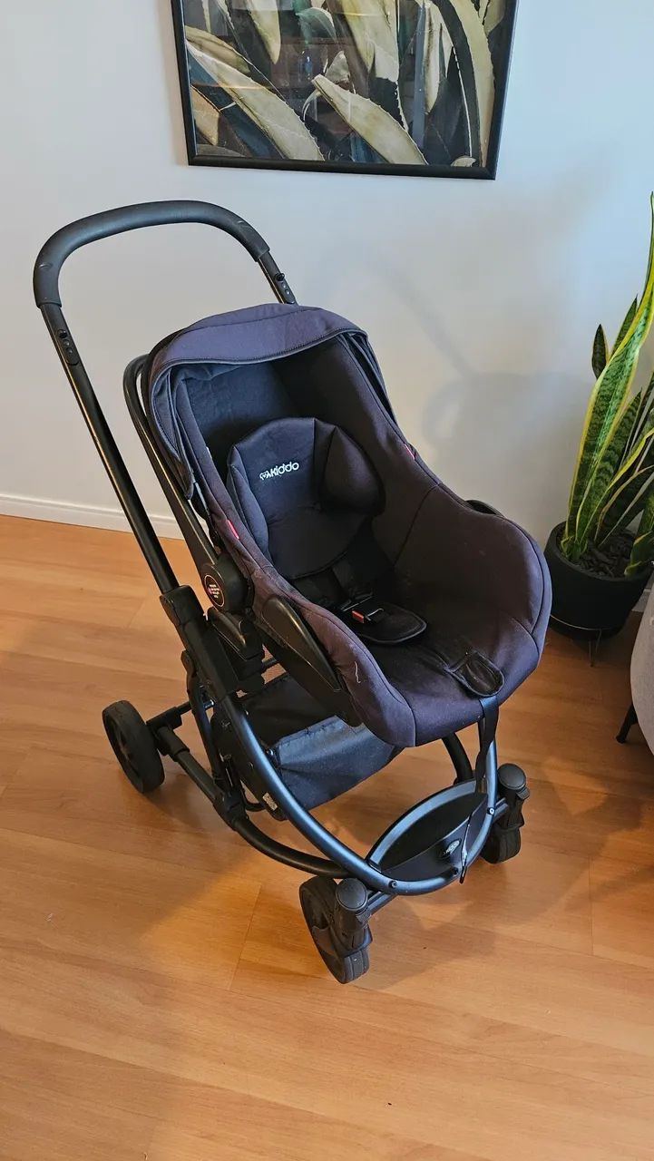 Carrinho de bebê Kiddo Prima com Bebe Conforto preto e cinza - Foto 4