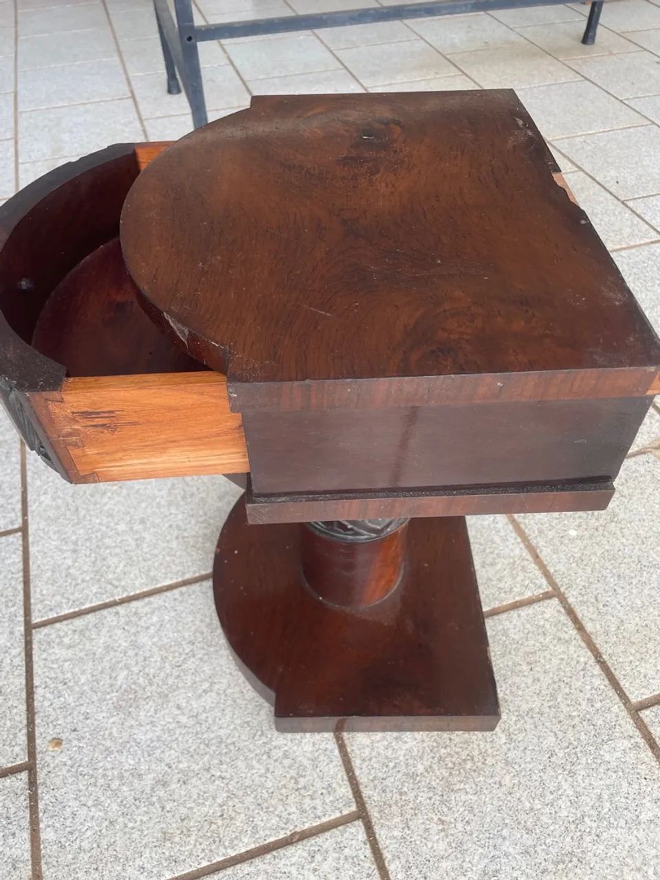 Mesinha de cabeceira antiga  - Foto 2