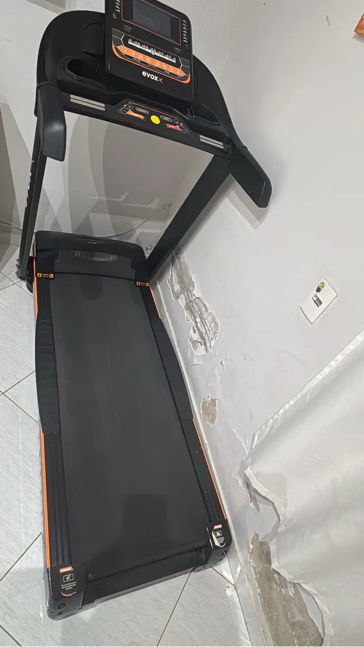 Esteira Seminova com Ótimo Preço!! - Foto 2