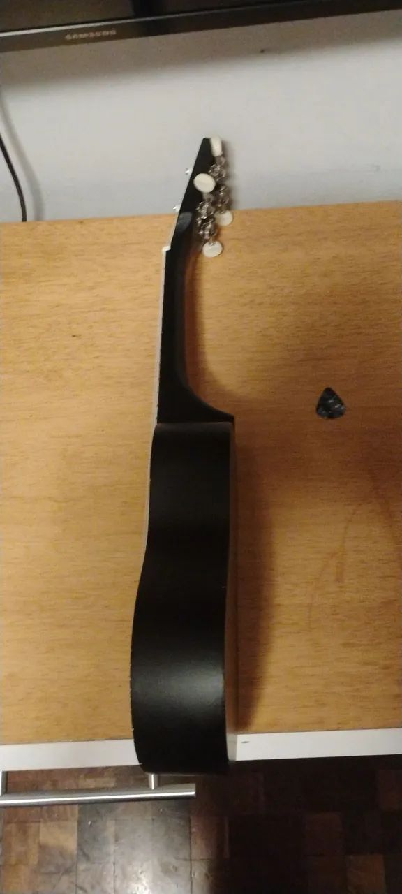 Ukulele Konig usado - Foto 4