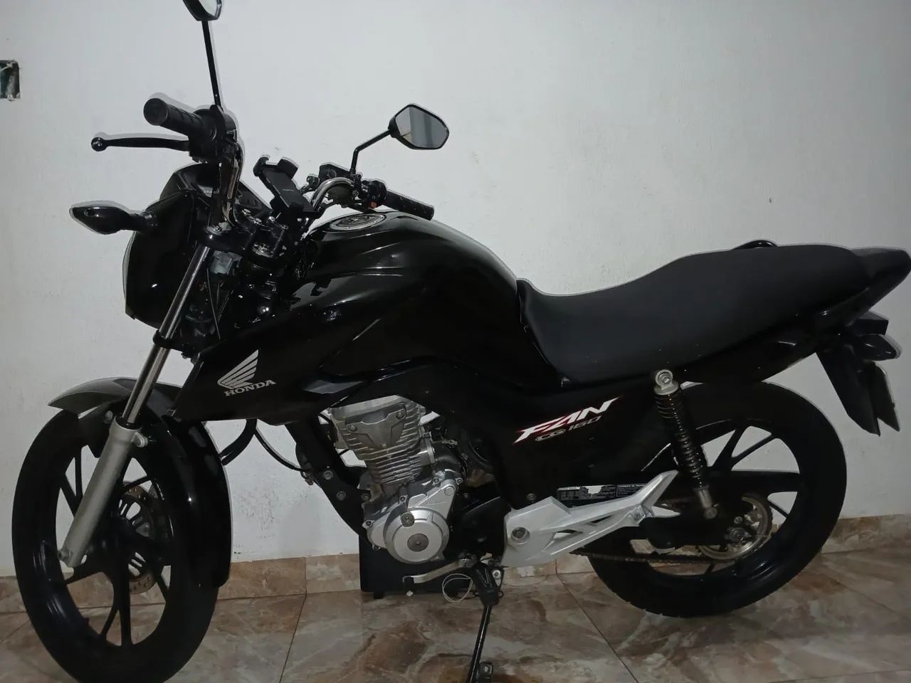 moto impecável 