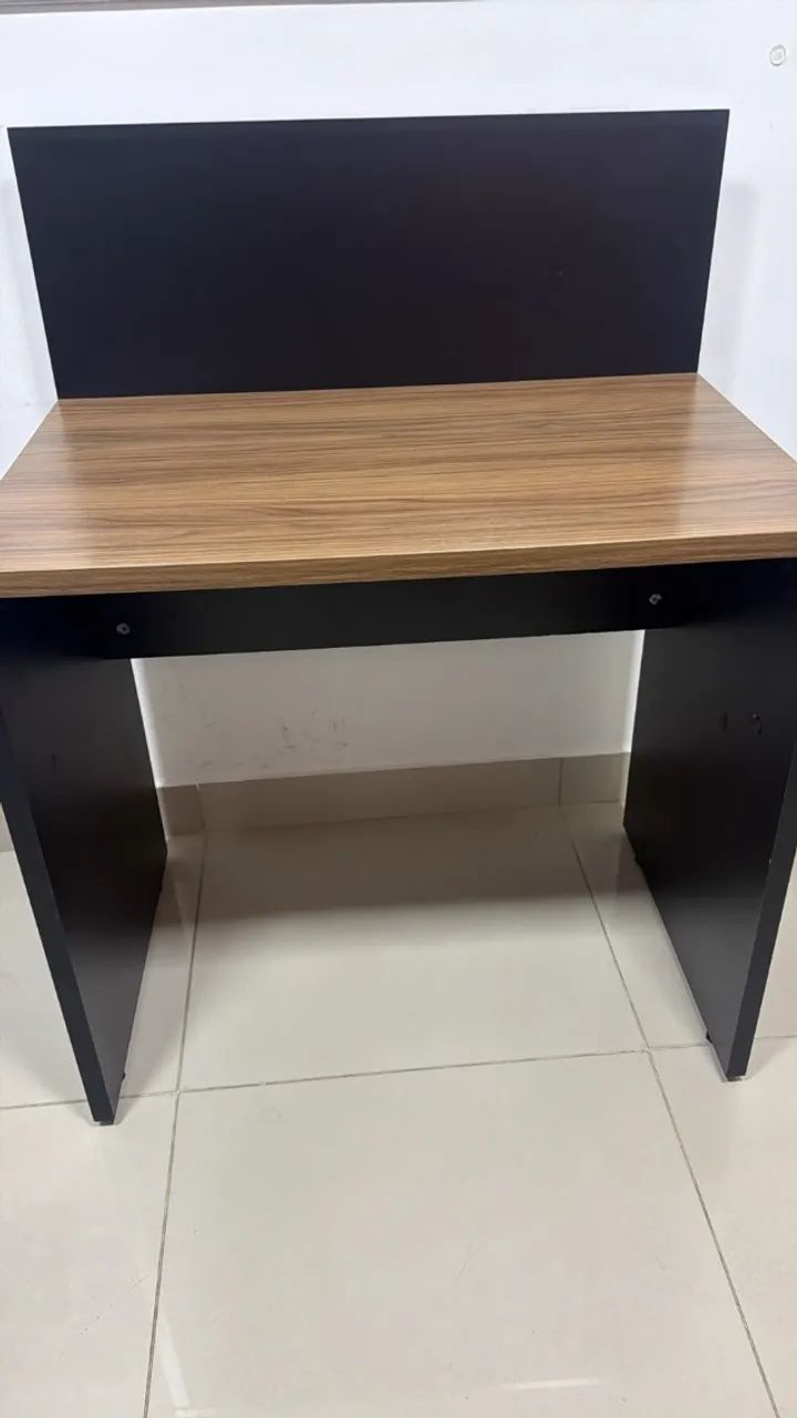 Mesa de escritório compacta com 80 cm