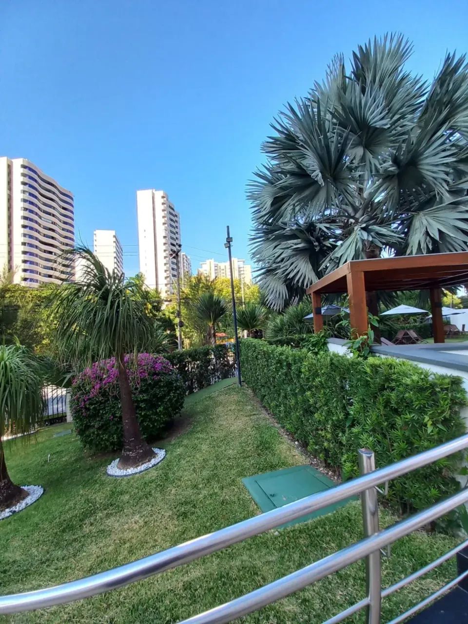 Apartamento com 3 suítes e ampla varanda no Portal de Madrid - Foto 4
