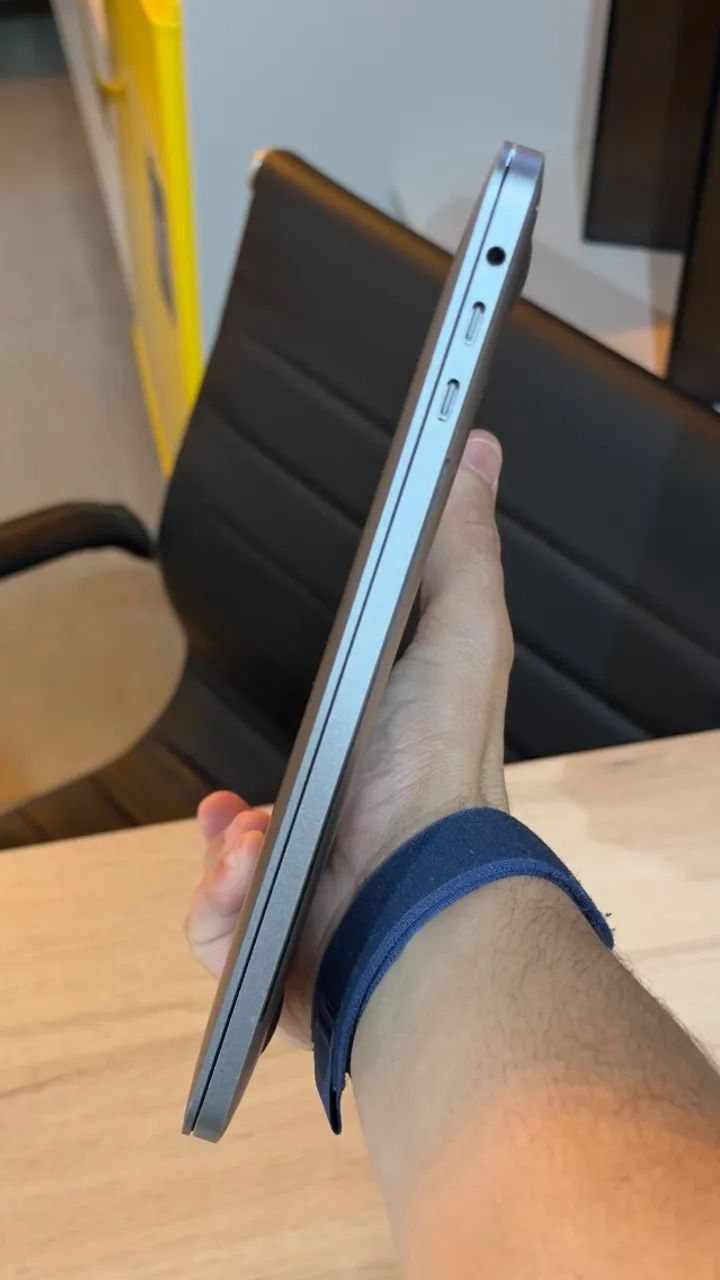 MacBook Pro 2017 | 16GB Ram | Intel Core i7 | 256GB SSD | TouchBar