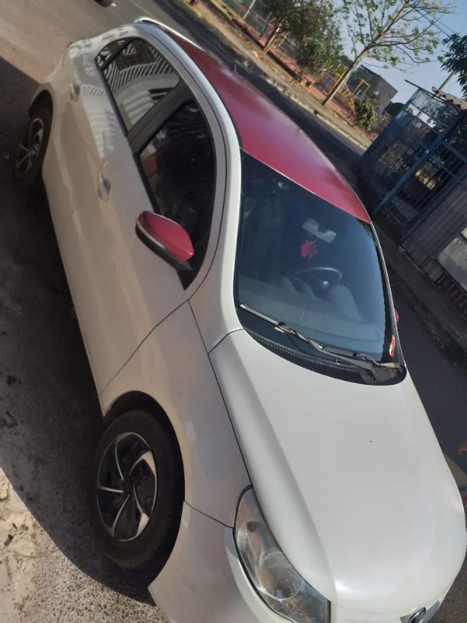 envelopamento de teto black piano carro - Foto 2