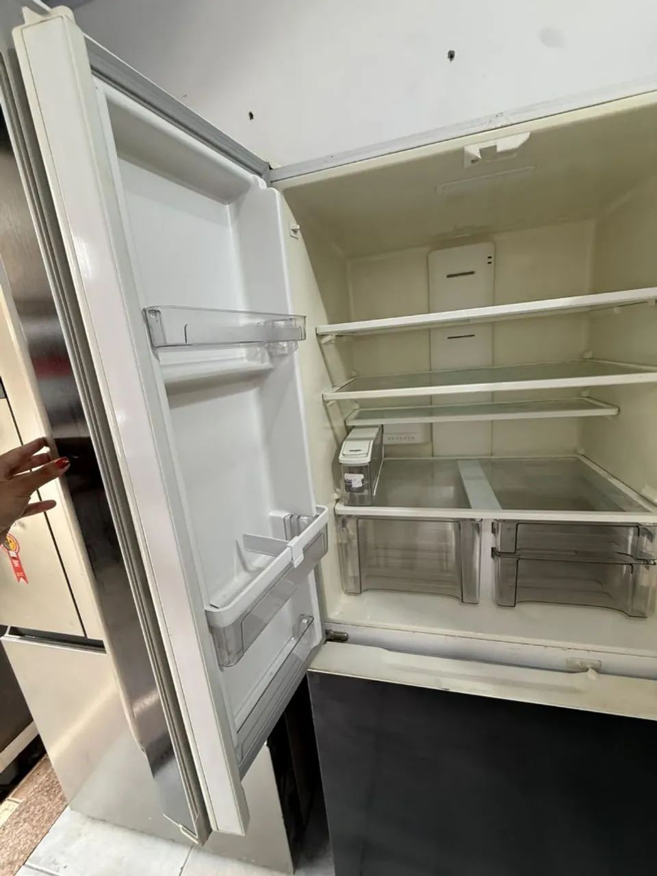 VENDE- SE GELADEIRA FUNCIONANDO  - Foto 4