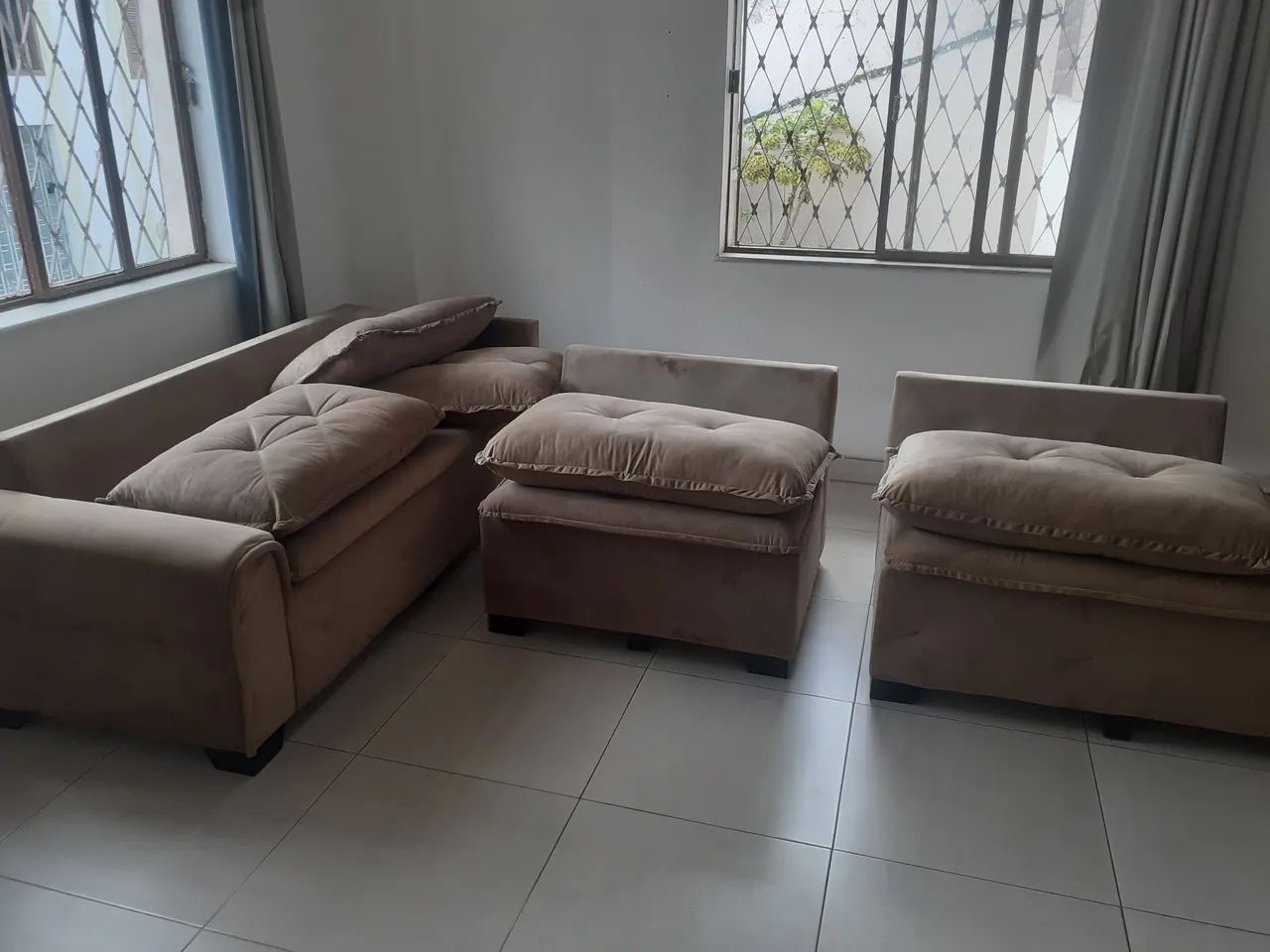 Vendo Lindo Sofá de Canto muito confortável  - Foto 5