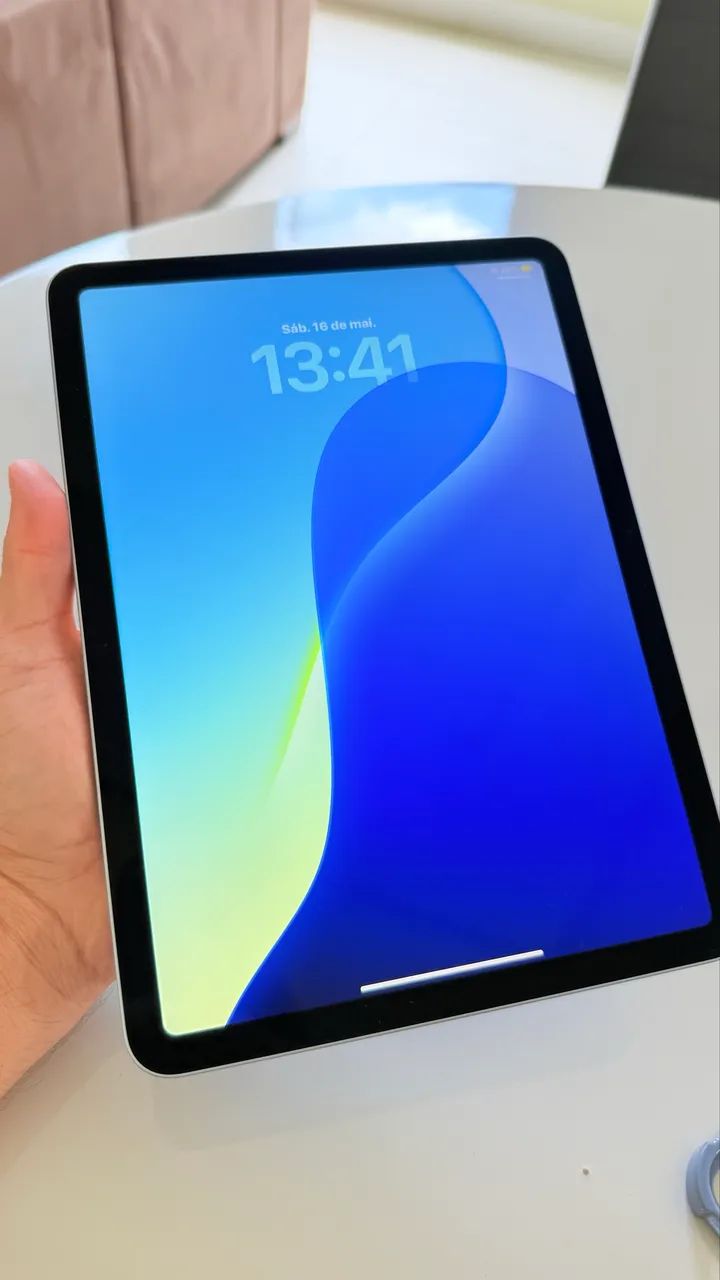 iPad Air M2 Azul (Estado de Zero) | Bateria 100% | R$ 3.200 iPad Air M2 Azul (Estado de Zero) | Bateria 100% | R$ 3.200