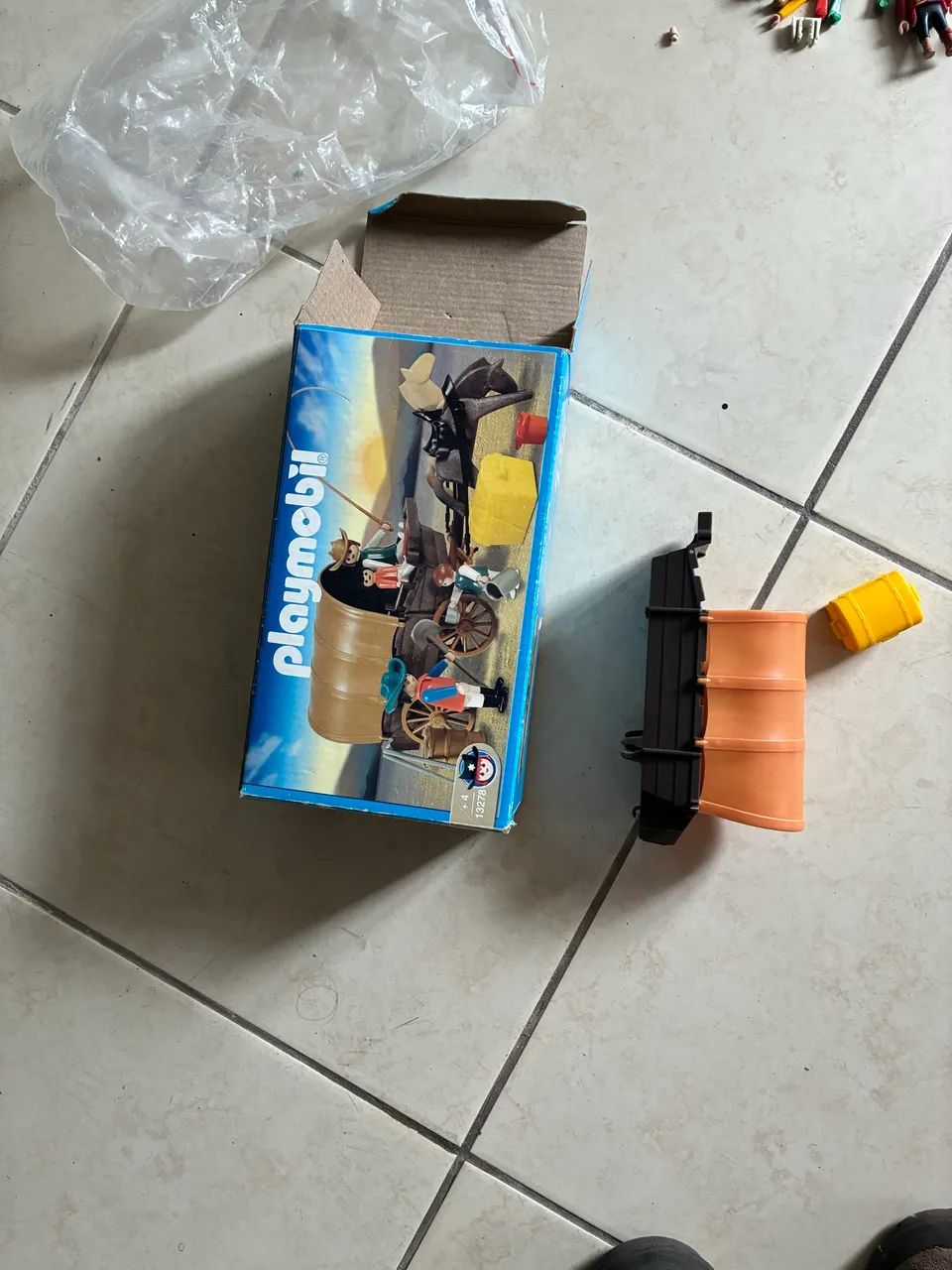 Lote Playmobil diversos e acessórios  - Foto 3