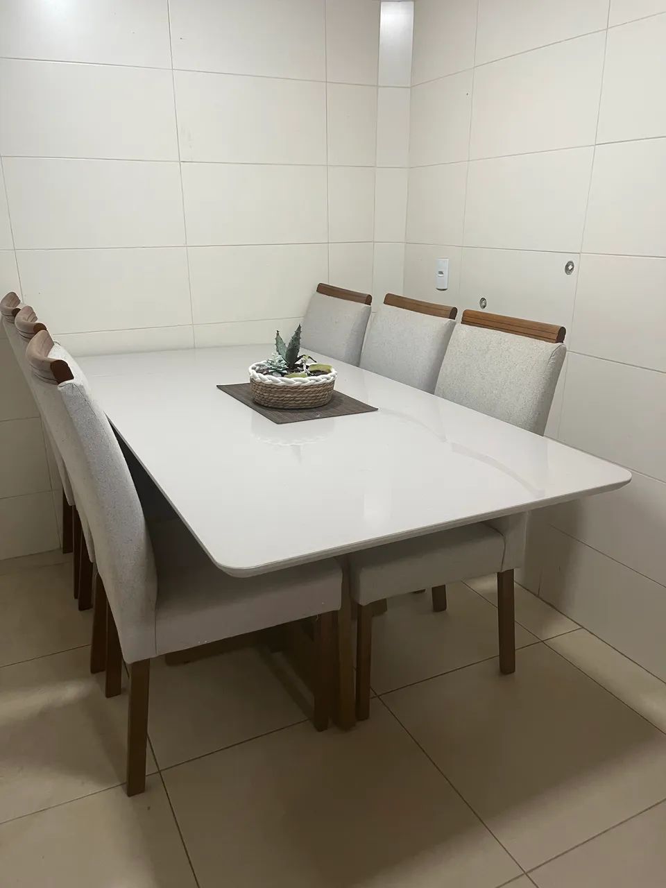 Mesa de Jantar com 6 cadeiras 