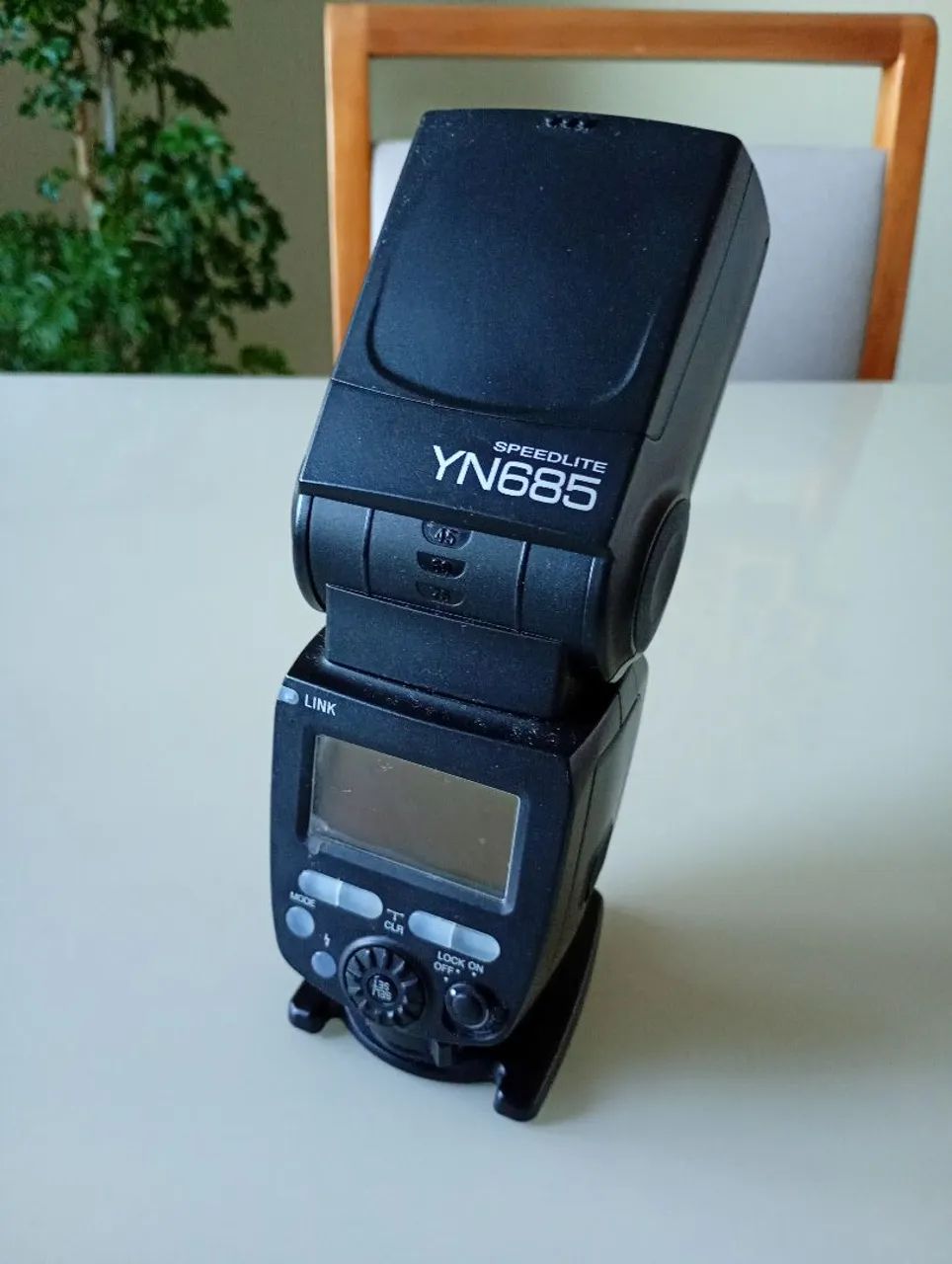 Flash + Radioflash (ambos para Canon) + Pilhas Fujitsu) 