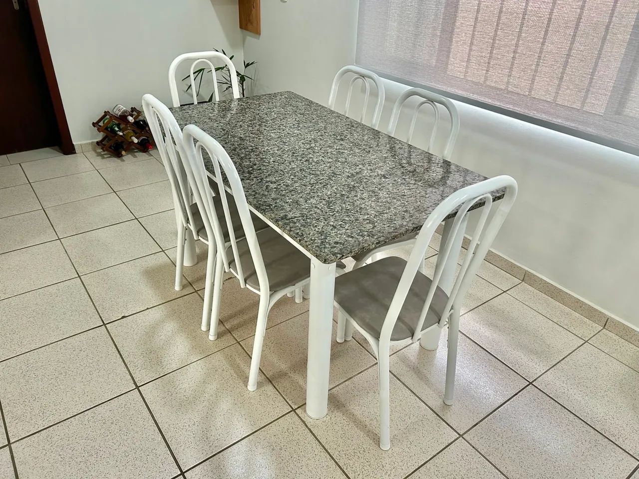 Mesa com 6 cadeiras  - Foto 2