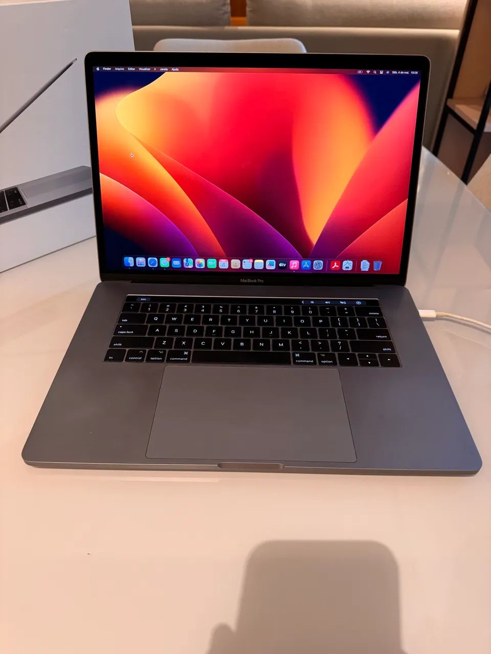 MacBook Pro 2017 com Touchbar i7 3,1Ghz Quad-Core - Notebooks