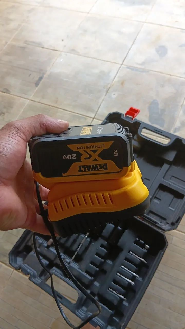 Chave de impacto Dewalt - Foto 4