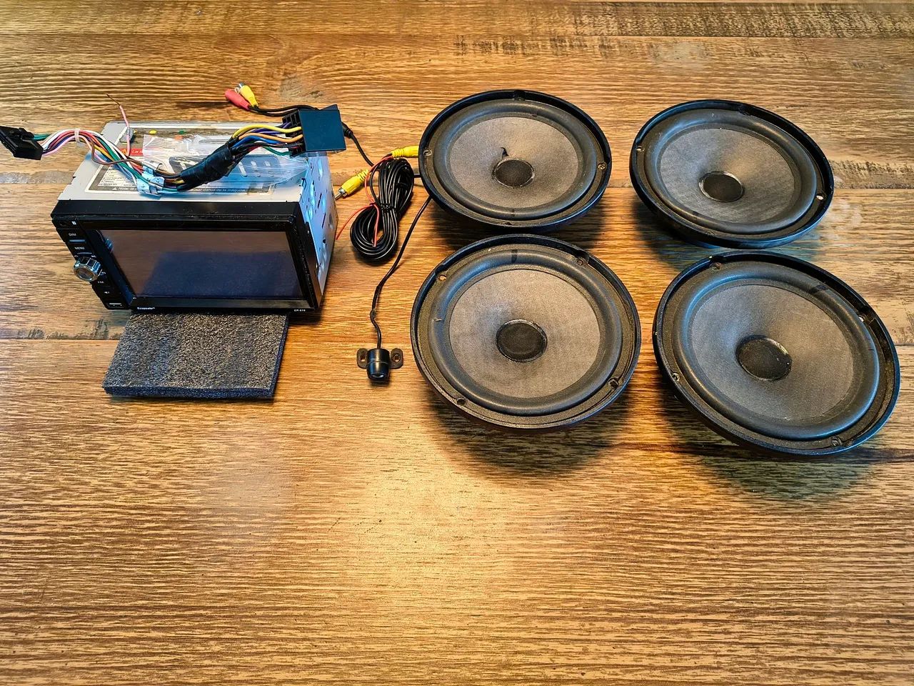 Kit multimídia + câmera de ré + 4 auto falantes 6" original ford