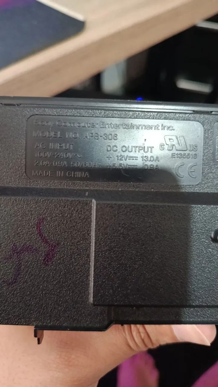 Fonte de PS3 slim APS-306