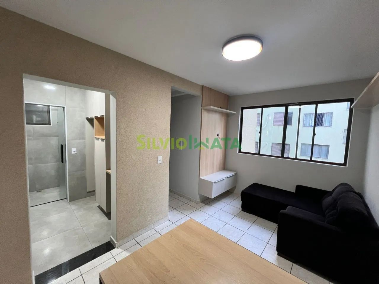 EXCELENTE APARTAMENTO COM 2 DORMITÓRIOS PARA LOCAÇÃO NA ZONA 07.