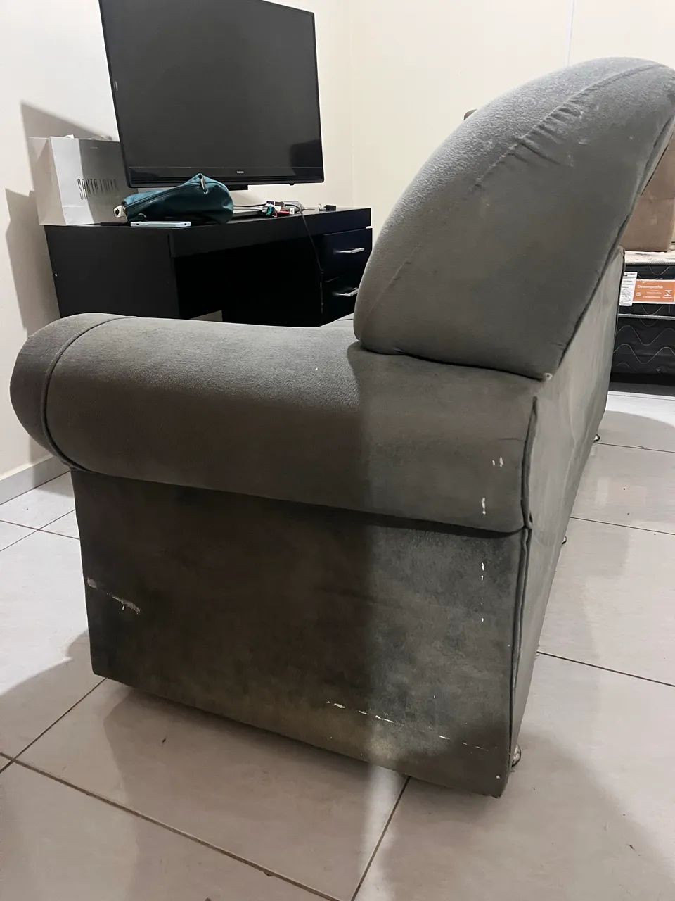 Sofá 03 lugares - Foto 2