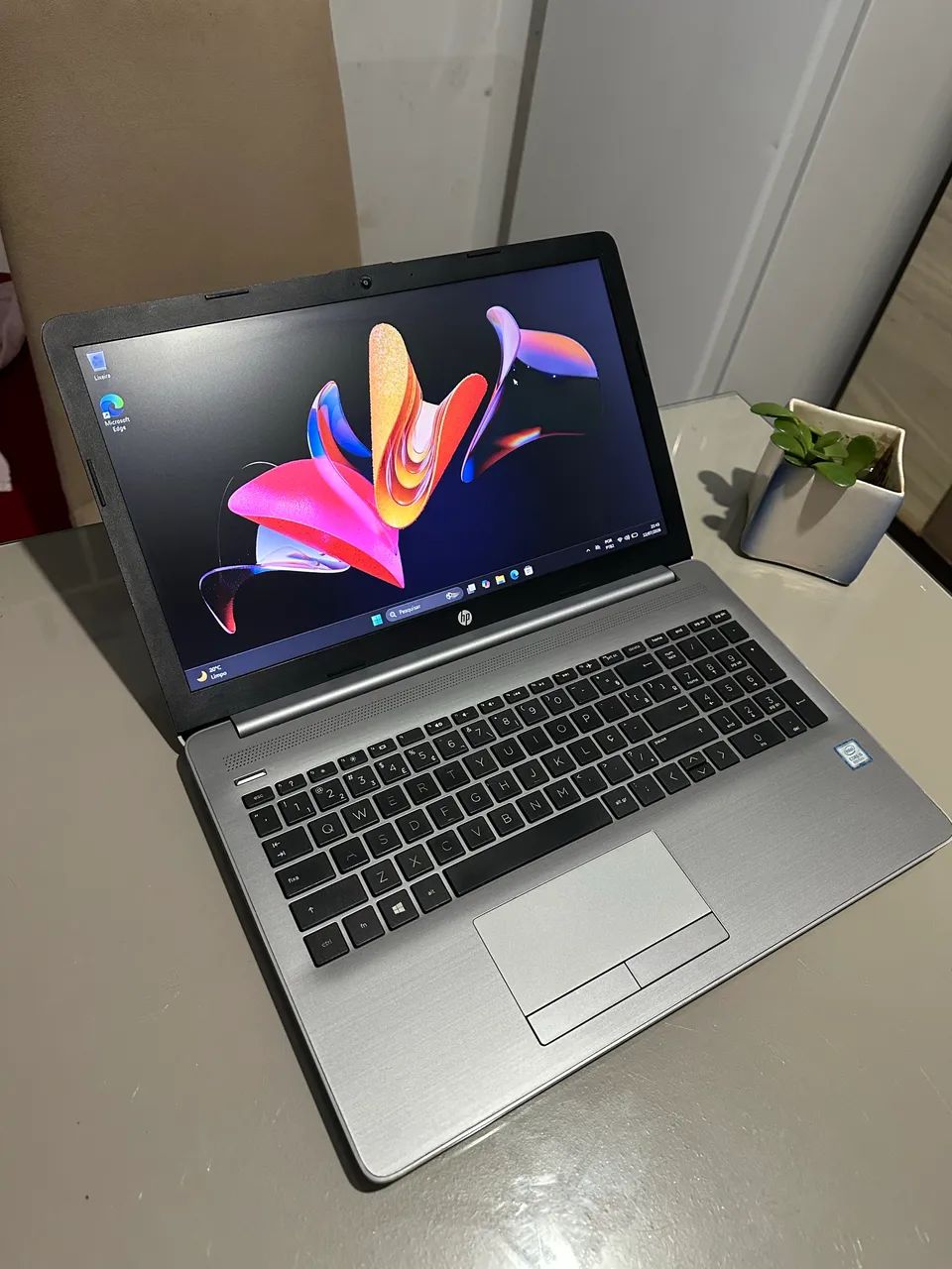 新品SSD、HP 250 G7、15インチ、DVD、8GB、256GB SSD HP 250 G7 | Core i5 8ª Geração | 8GB RAM | SSD 256GB | Windows 11