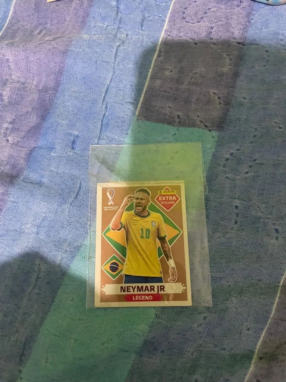 Figurinha legend do neymar e lewandowski bronze, e sadio mané bordo. 