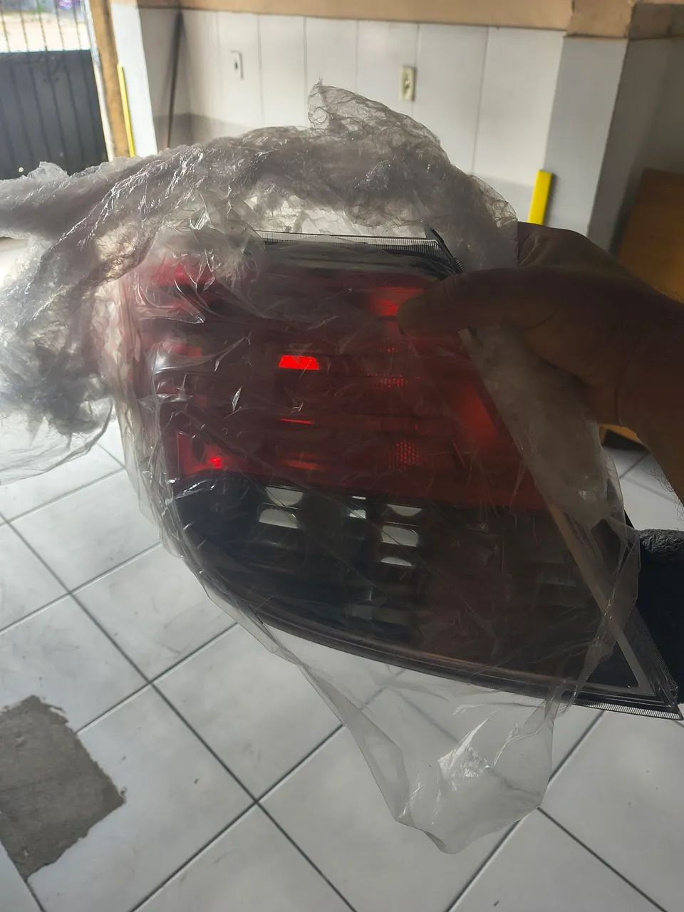 Vendo ou troco lanterna traseira do prisma 2015!