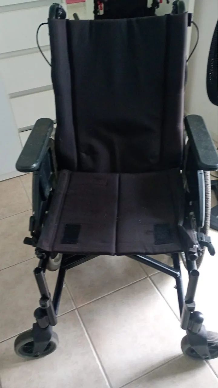 Cadeira de rodas - Foto 3