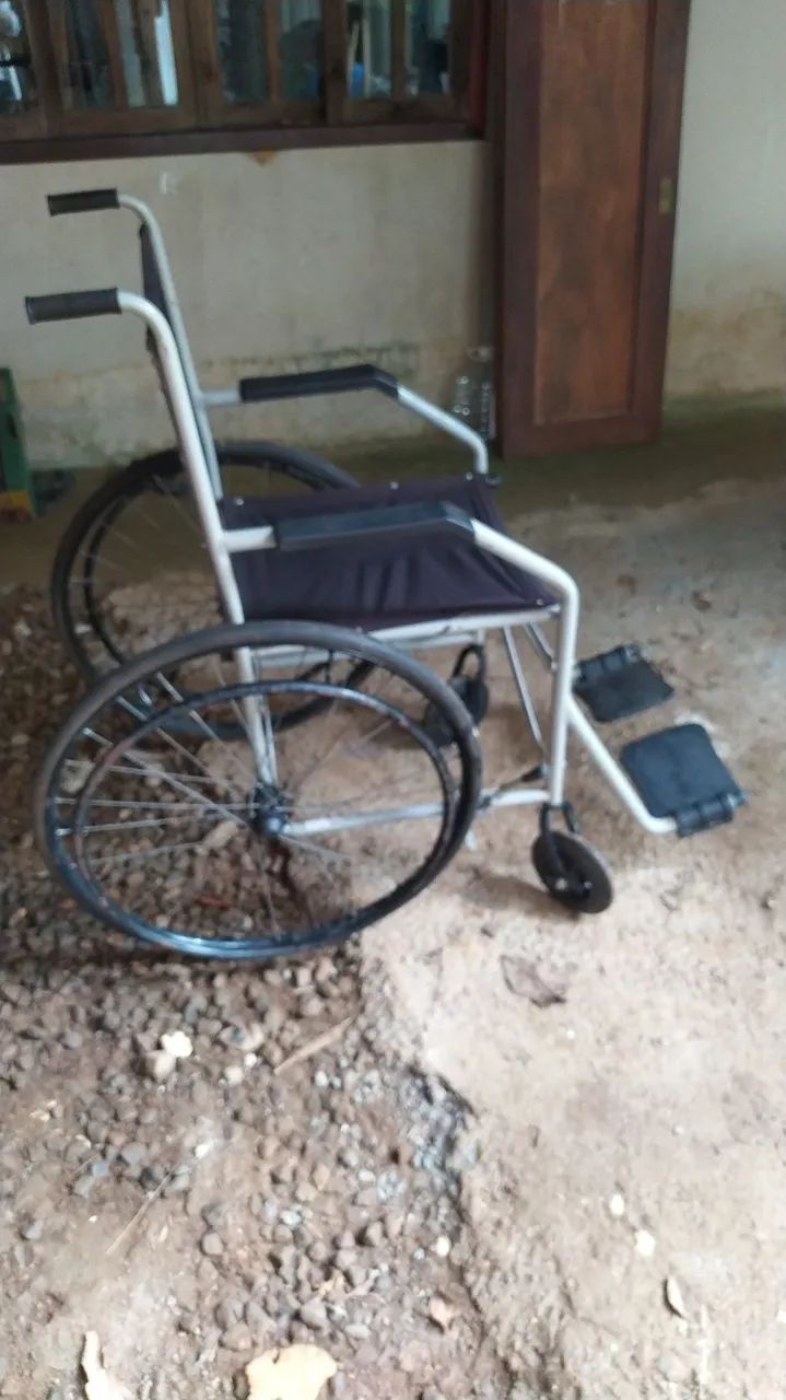 Cadeira de rodas usada  - Foto 2