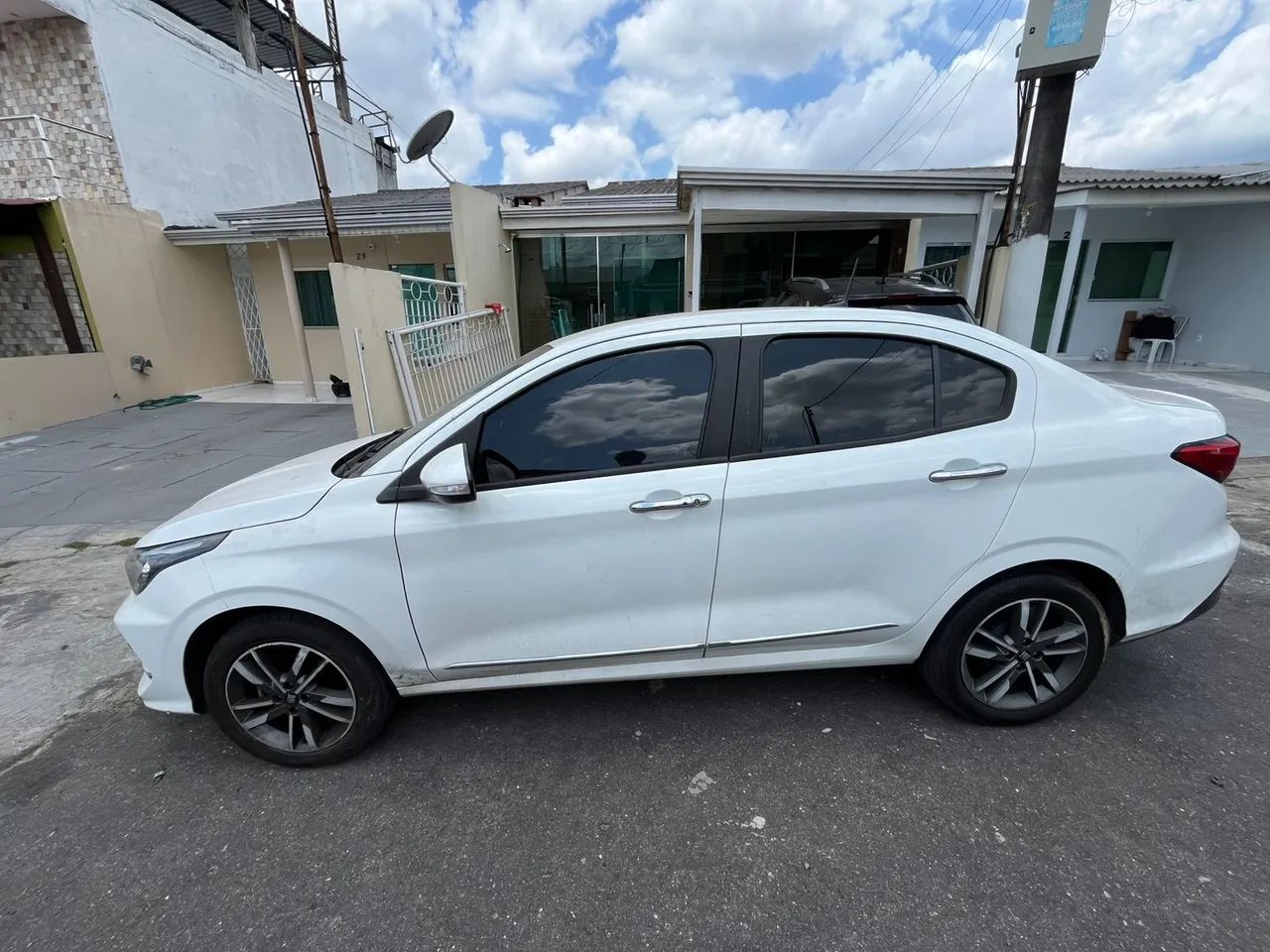 Fiat Cronos Precision 1.3 16V Flex Aut. 2023 - Foto 4