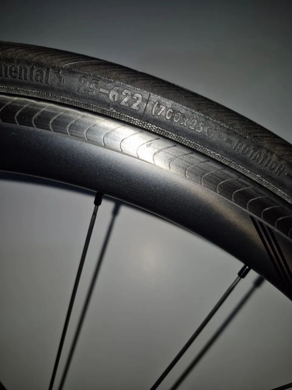 Rodas elite 38 carbono - Foto 2