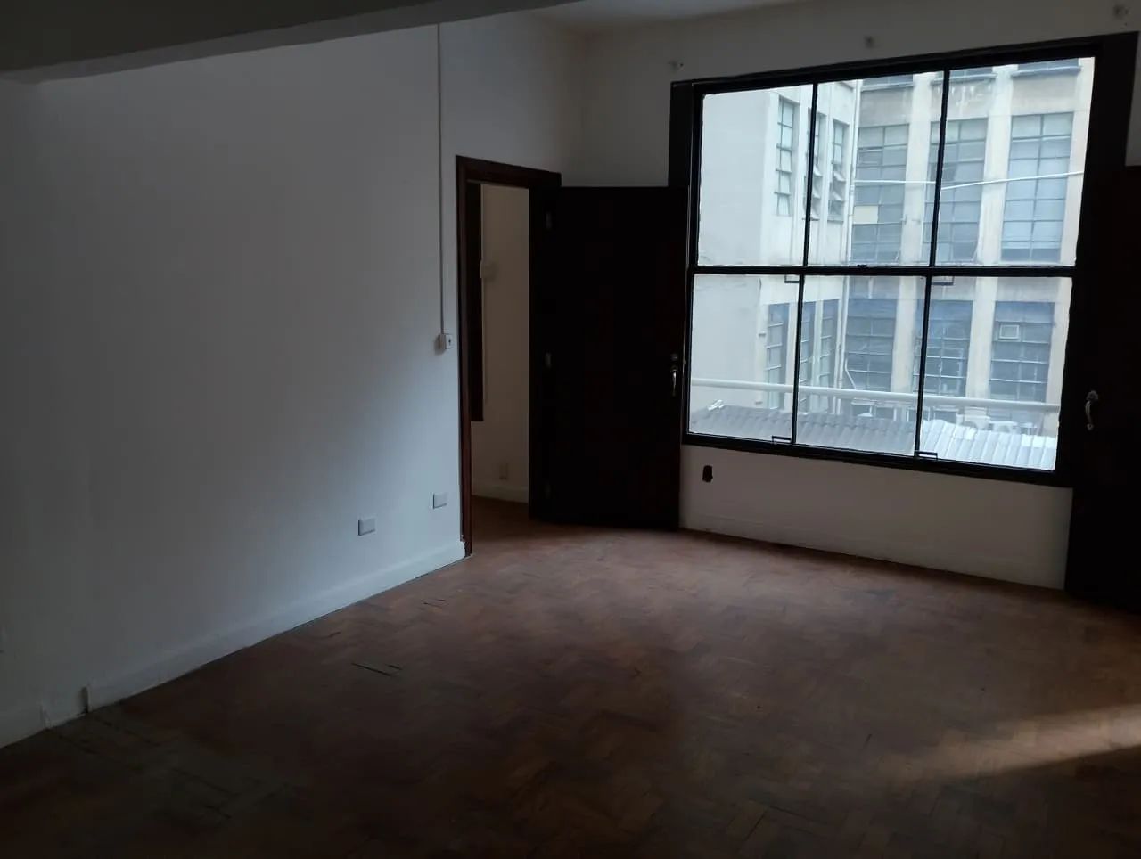 Sala comercial na Rua Barão de Itapetininga, 93 - Sala 22  180 m²